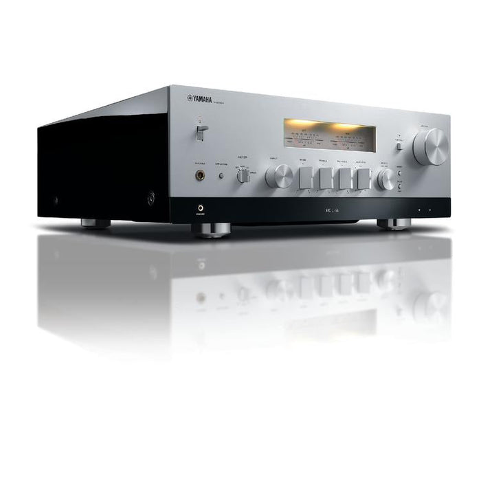 Yamaha RN2000A | Récepteur réseau hi-fi stéréo avec MusicCast - 120 W + 120 W - Airplay - Argent-SONXPLUS Rimouski